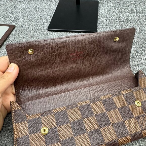 Louis Vuitton Leather Wallet 299-082225 - Picture 9 of 13